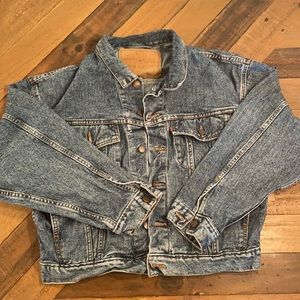 Levi Jean jacket size medium